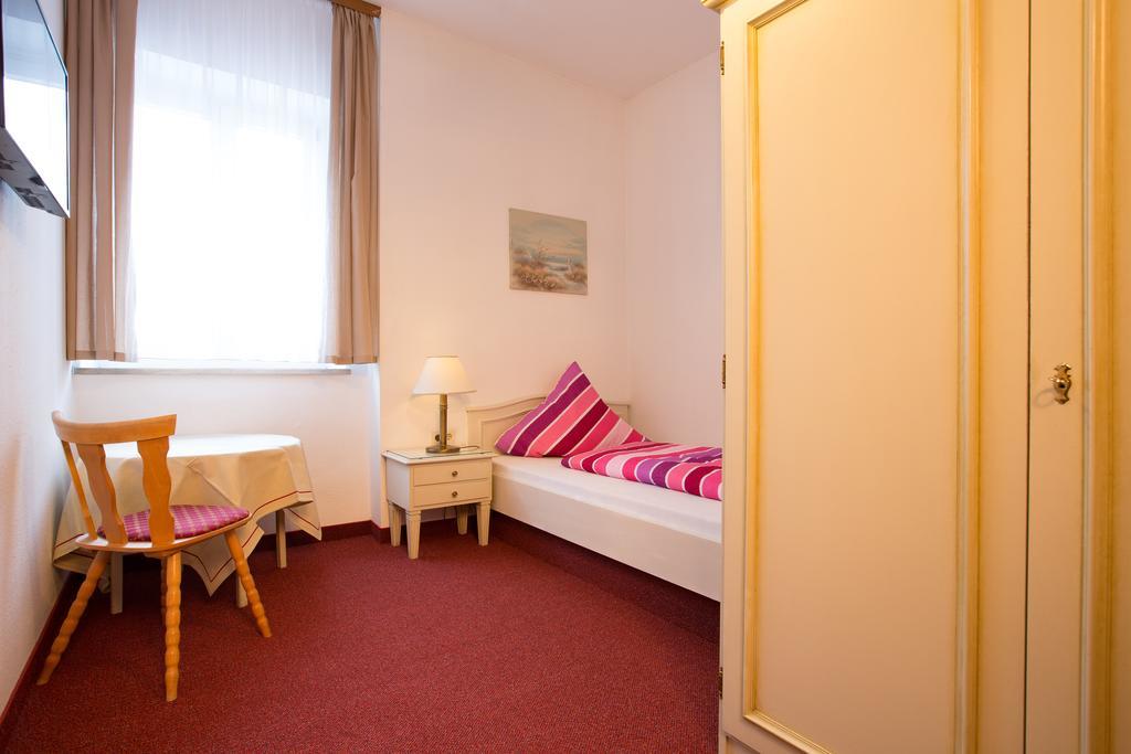 Hôtel Gasthof Zum Lamm à Garmisch-Partenkirchen Chambre photo