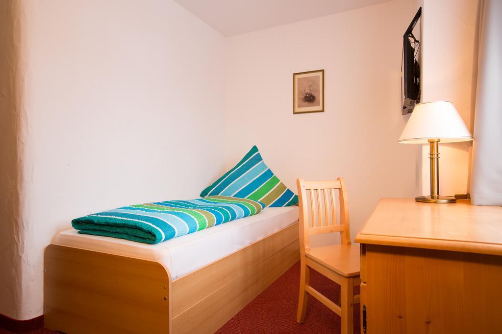 Hôtel Gasthof Zum Lamm à Garmisch-Partenkirchen Chambre photo